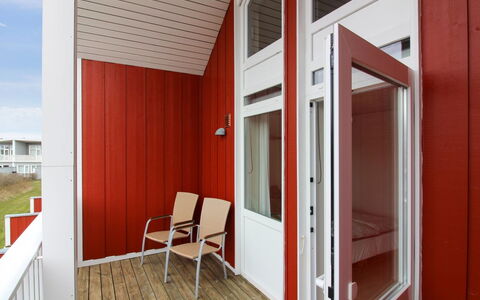 Rikhard - 800M from the Sea: Møbel, Stol, Bord, Udendørs Møbler, Udendørs Bord, Køkken & Spisebord, Paraply, Skygge, Restaurant, Blomsterkrukke