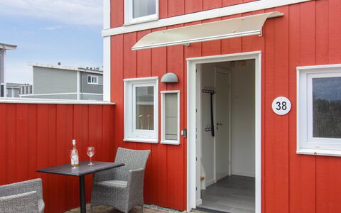 Rikhard - 800M from the Sea: Møbel, Stol, Bord, Udendørs Møbler, Udendørs Bord, Køkken & Spisebord, Paraply, Skygge, Restaurant, Blomsterkrukke