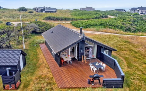 Alma - 500M from the Sea: Sommerhus, Planke, Hårdttræ, Bjælkehytte, Hytte, Garden Bygninger