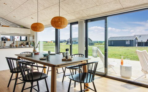 Serey - 1.4Km from the Sea: Køkken & Spisebord, Spisestue, Stol, Naturmateriale, Hårdttræ, Udendørs Bord, Planke, Krydsfiner, Tømmer, Trægulve