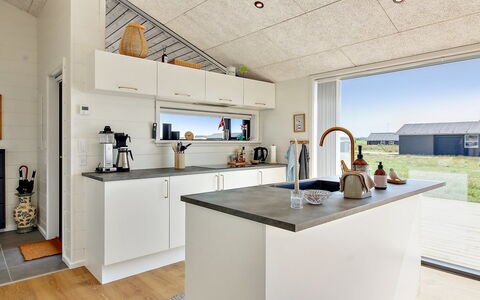 Serey - 1.4Km from the Sea: Køkken, Gulvbelægning, Countertop, Etage, Loft, Indretning, Køkken Apparat, Cabinetry, Møbel, Husholdningsapparat