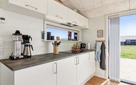 Serey - 1.4Km from the Sea: Køkken, Countertop, Køkken Apparat, Husholdningsapparat, Større Bandage, Cabinetry, Sanitærarmatur, Aluminium, Tap, Krydsfiner