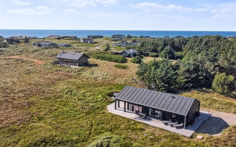 Ascan - 600M from the Sea: Møbel, Indretning, Gulvbelægning, Træ, Etage, Loft, Trægulve, Stol, Bord, Belysning