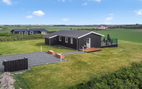 Lok - 450M from the Sea: Arkitektur, Tag, Hjem, Kompositmateriale, Dagslys, Sidespor, Indkørsel