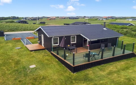 Lok - 450M from the Sea: Arkitektur, Tag, Hjem, Kompositmateriale, Dagslys, Sidespor, Indkørsel