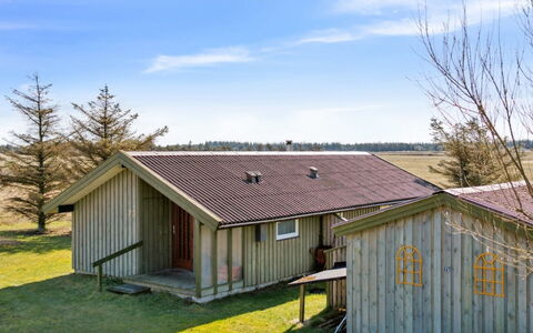 Tianna - 500M from the Sea: Gulvbelægning, Indretning, Træ, Etage, Trappe, Loft, Bejdse, Trægulve, Hårdttræ, Gelænder