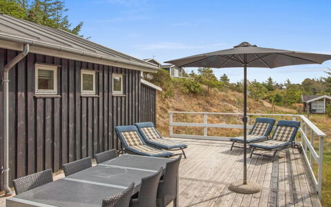 Heraldina - 1Km from the Sea: Træ, Veranda, Hårdttræ, Hjem, Planke, Dæk, Dør, Kompositmateriale, Sommerhus, Trægulve