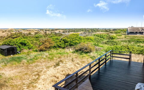 Mumme - 700M from the Sea: Horisont, Økoregion, Land Lot, Kyst, Ocean, Altan, Gelænder, Hårdttræ, Shrubland, Planke