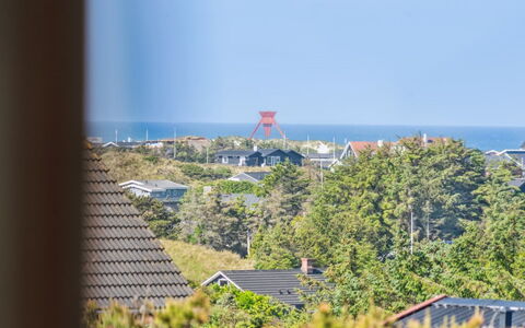 Mumme - 700M from the Sea: Himmel, Blå, Daytime, Horisont, Boligområde, Landskab, Tag, Hav, Morgen, Ocean
