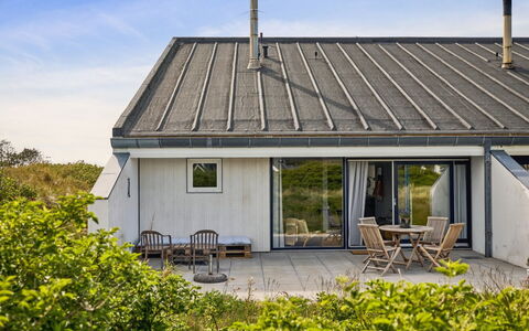 Kaapo - 1Km from the Sea: Tag, Hjem, Sommerhus, Stuehus, Sidespor, Garden Bygninger, Dagslys, Skur