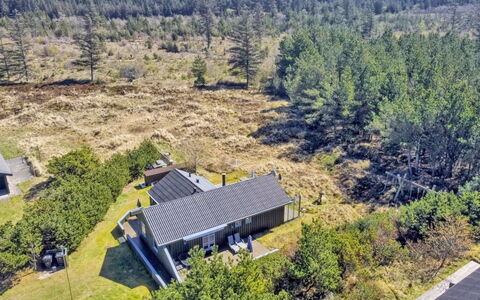 Gerasim - 1Km from the Sea: Græs, Hus, Tag, Hjem, Sommerhus, Busk, Land Lot, Landdistrikt, Stuehus, Bunddække