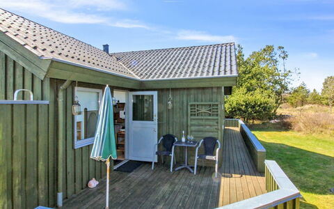 Gerasim - 1Km from the Sea: Græs, Hus, Tag, Hjem, Sommerhus, Busk, Land Lot, Landdistrikt, Stuehus, Bunddække