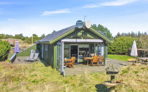 Gerasim - 1Km from the Sea: Græs, Hus, Tag, Hjem, Sommerhus, Busk, Land Lot, Landdistrikt, Stuehus, Bunddække