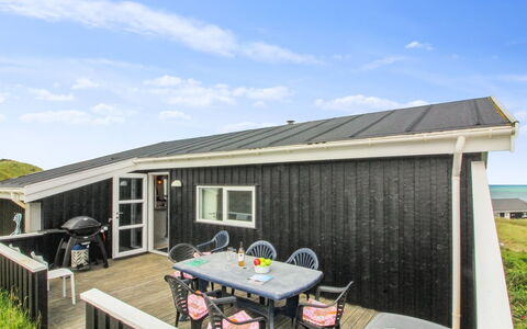 Joske - 50M from the Sea: Gulvbelægning, Indretning, Træ, Etage, Trappe, Loft, Bejdse, Trægulve, Hårdttræ, Gelænder
