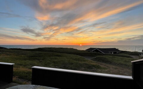 Joske - 50M from the Sea: Gulvbelægning, Indretning, Træ, Etage, Trappe, Loft, Bejdse, Trægulve, Hårdttræ, Gelænder