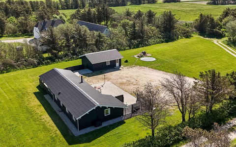Thorsten - 500M from the Sea: Græs, Hus, Tag, Hjem, Almindeligt, Landskab, Landdistrikt, Boligområde, Land Lot, Sommerhus