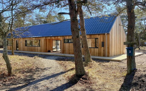 Blakke - 200M from the Sea: Svømmepøl, Udendørs Møbler, Møbel, Udvej, Flise, Eco Hotel, Skygge, Stol, Fritid, Estate