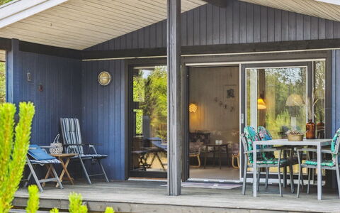 Andy - 600M from the Sea: Arkitektur, Tag, Hjem, Kompositmateriale, Dagslys, Sidespor, Indkørsel