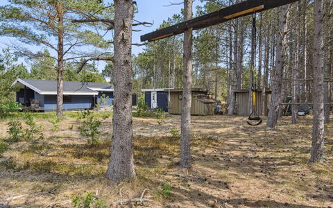 Andy - 600M from the Sea: Arkitektur, Tag, Hjem, Kompositmateriale, Dagslys, Sidespor, Indkørsel