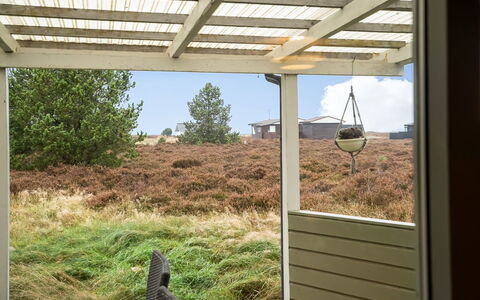 Alwine - 250M from the Sea: Træ, Hjem, Veranda, Dæk, Hårdttræ, Tag, Bejdse, Trægulve, Eco Hotel