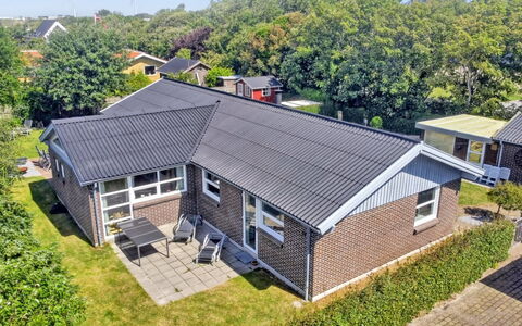 Erle - 1.5Km from the Sea: Loft, Gulvbelægning, Indretning, Etage, Kompositmateriale, Møbel, Udvej, Hotel, Design, Dagslys