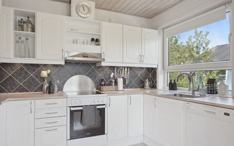 Gisella - 1.2Km from the Sea: Køkken, Indretning, Køkken Apparat, Countertop, Gulvbelægning, Større Bandage, Cabinetry, Møbel, Loft, Husholdningsapparat