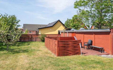Gisella - 1.2Km from the Sea: Træ, Hegn, Sommerhus, Have, Backyard, Home Fencing, Bejdse, Lawn, Gård, Skygge