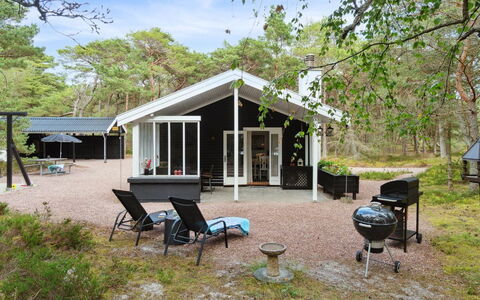 Elsia - 280M from the Sea: Indretning, Loft, Lejlighed, Gulvbelægning, Møbel, Etage, Værelse, Belysning, Hjem, Couch