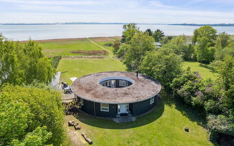 Vemund - 100M to the Fjord: Tag, Hus, Land Lot, Hjem, Sommerhus, Estate, Garden Bygninger, Skygge, Bjælkehytte, Landscaping