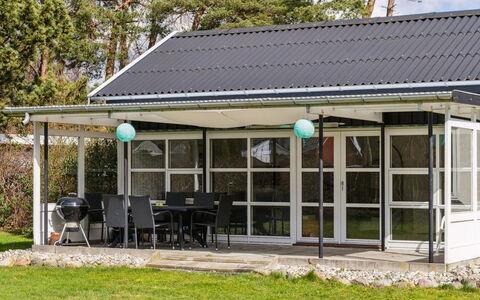 Mareike - 200M from the Sea: Møbel, Hav, Stol, Skygge, Altan, Udendørs Møbler, Eco Hotel, Kyst, Dæk, Bejdse
