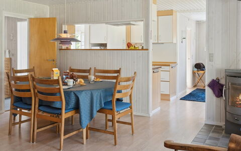 Fenja - 1.2Km from the Sea: Indretning, Loft, Lejlighed, Gulvbelægning, Møbel, Etage, Værelse, Belysning, Hjem, Couch