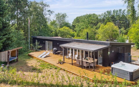 Thorlak - 860M from the Sea: Tag, Hus, Land Lot, Hjem, Sommerhus, Estate, Garden Bygninger, Skygge, Bjælkehytte, Landscaping