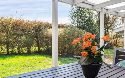 Gisella - 200M from the Sea