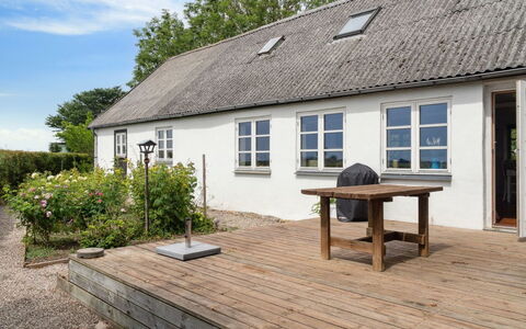 Finja - 6Km from the Sea: Tag, Hus, Hjem, Sommerhus, Sidespor, Estate, Indkørsel, Garden Bygninger, Gård, Skur