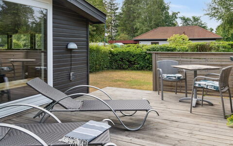 Holmwith - 200M from the Sea: Tag, Hus, Land Lot, Hjem, Sommerhus, Estate, Garden Bygninger, Skygge, Bjælkehytte, Landscaping