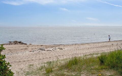 Quanna - 50M from the Sea: Himmel, Blå, Krop Af Vand, Naturligt Miljø, Horisont, Strand, Kyst, Coastal Og Oceaniske Landskabsformer, Hav