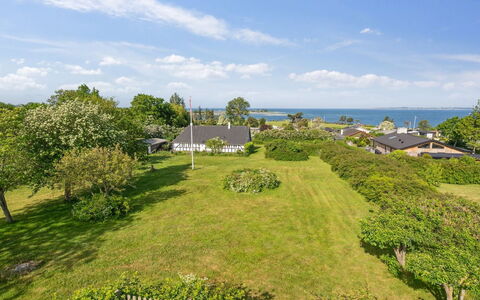 Ilkka - 220M from the Sea: Grøn, Landskab, Boligområde, Land Lot, Menneskelig Bosættelse, Almindeligt, Estate, Forstad, Have