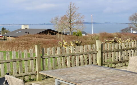 Ilkka - 220M from the Sea: Hegn, Home Fencing, Kyst, Stakit, Udendørs Møbler, Skygge, Veranda, Udendørs Bord, Planke