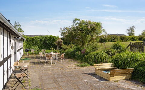 Ilkka - 220M from the Sea: Busk, Land Lot, Have, Sommerhus, Bunddække, Skygge, Backyard, Landscaping, Lawn