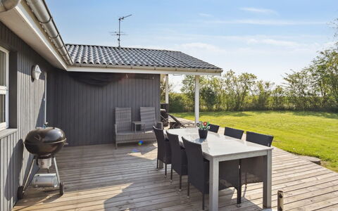 Anella - 200M from the Sea: Møbel, Indretning, Gulvbelægning, Træ, Etage, Loft, Trægulve, Stol, Bord, Belysning