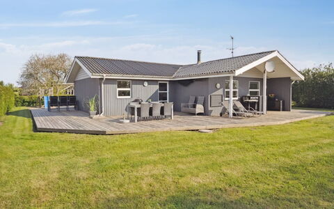 Anella - 200M from the Sea: Møbel, Indretning, Gulvbelægning, Træ, Etage, Loft, Trægulve, Stol, Bord, Belysning