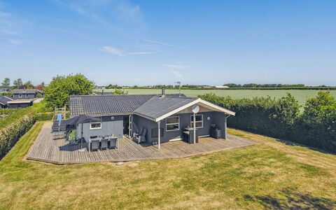Anella - 200M from the Sea: Møbel, Indretning, Gulvbelægning, Træ, Etage, Loft, Trægulve, Stol, Bord, Belysning