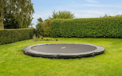Hjalmsvider - 300M from the Sea: Trampolinspring - Udstyr Og Materiel, Trampolin, Fritid, Trampolinspring, Have, Lawn, Skygge, Gård, Parkere, Backyard