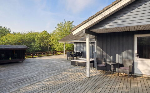 Elif - 30Km from the Sea: Tækning, Sommerhus, Hus, Tag, Hjem, Stuehus, Hytte, Estate, Landsby