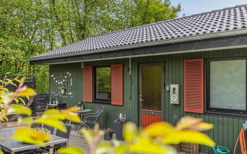 Nyalle - 30Km from the Sea: Sommerhus, Sidespor, Gård, Have, Garden Bygninger, Backyard, Design, Landscaping, Skur, Indkørsel