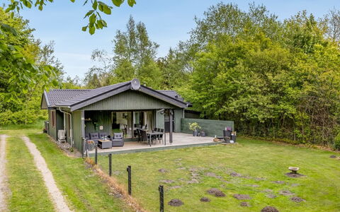 Nyalle - 30Km from the Sea: Boligområde, Tag, Forstad, Indkørsel, Estate, Skorsten