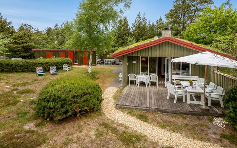 Sisko - 800M from the Sea: Træ, Bejdse, Planke, Hårdttræ, Sommerhus, Dæk, Sidespor, Skygge, Trægulve, Garden Bygninger