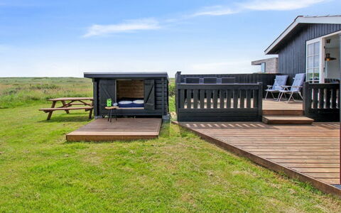 Inka - 100M from the Sea: Hus, Hjem, Sommerhus, Estate, Gård, Stuehus, Sidespor, Garden Bygninger, Veranda