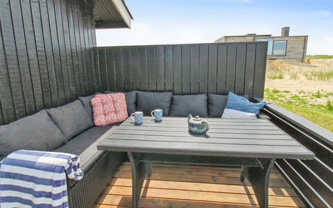 Inka - 100M from the Sea: Hus, Hjem, Sommerhus, Estate, Gård, Stuehus, Sidespor, Garden Bygninger, Veranda