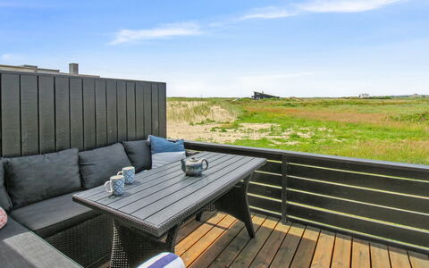 Inka - 100M from the Sea: Sommerhus, Skur, Hytte, Stuehus, Prærie, Hytte, Lade, Bjælkehytte, Garden Bygninger